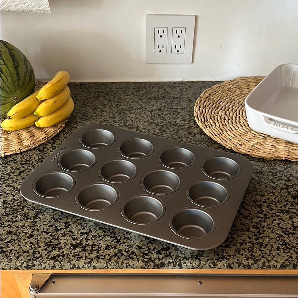 Calphalon NonStick Muffin 12 Cup Pan